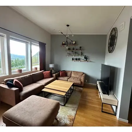 Moderne Familie Hus شقة درامن
